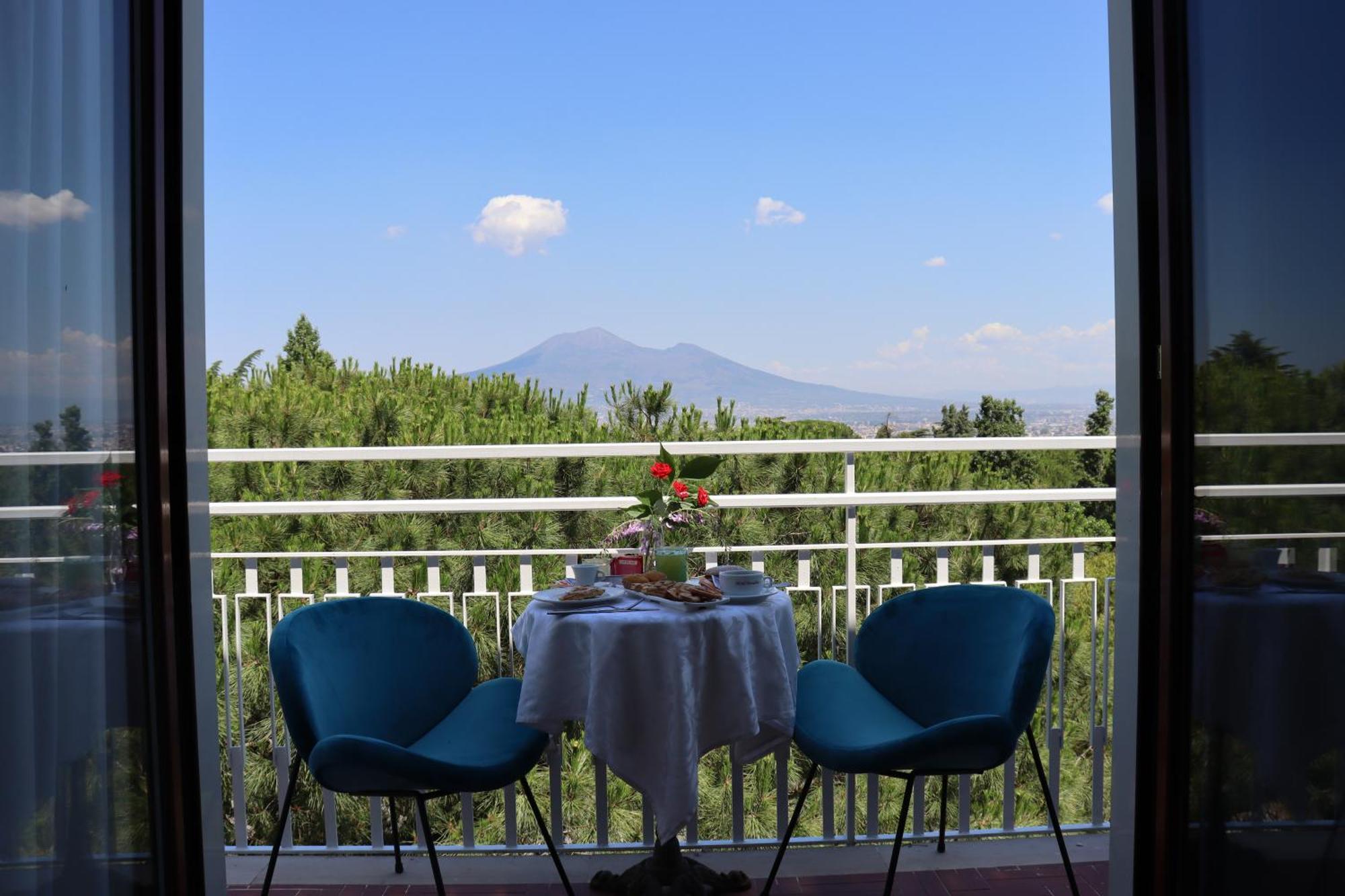 Hotel Paradiso Castellammare di Stabia Exterior foto